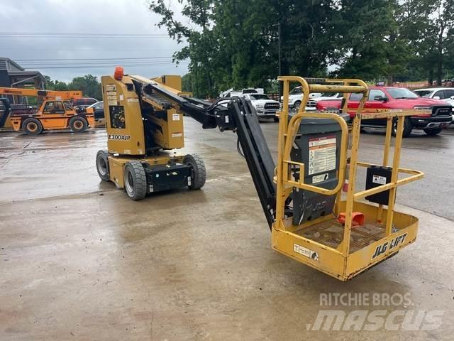 JLG E300AJP Articulated boom lifts