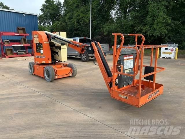 JLG E300AJP Articulated boom lifts