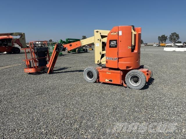 JLG E300AJP Articulated boom lifts