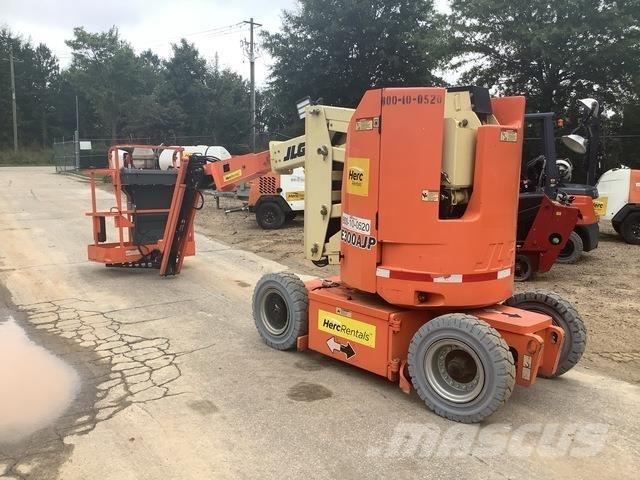 JLG E300AJP Articulated boom lifts