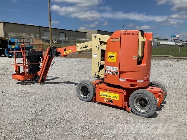 JLG E300AJP Articulated boom lifts