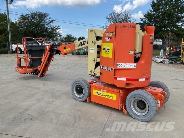 JLG E300AJP Articulated boom lifts