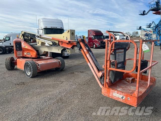JLG E450AJ Articulated boom lifts