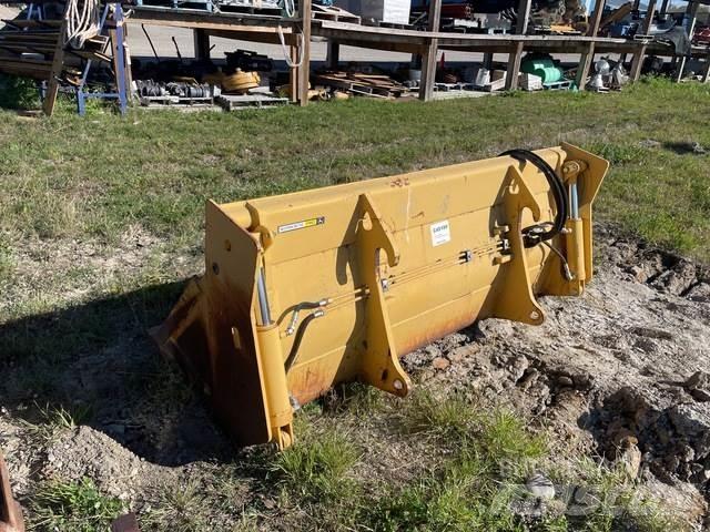 John Deere  TLB's