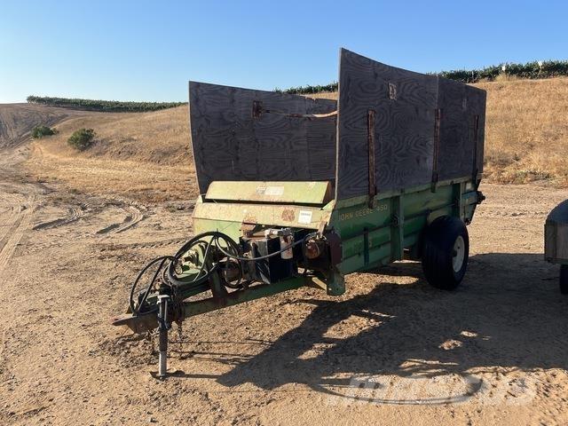 John Deere 450 Manure spreaders