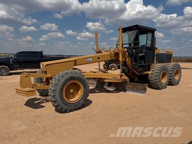 John Deere 770 Graders