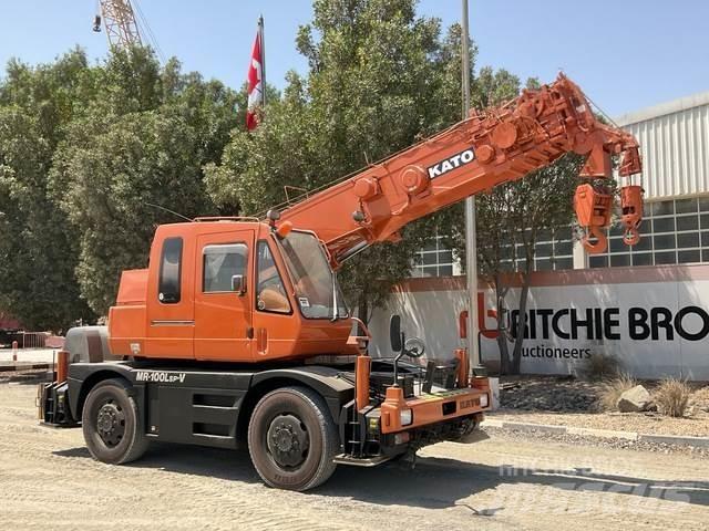 Kato KR10H Rough terrain cranes