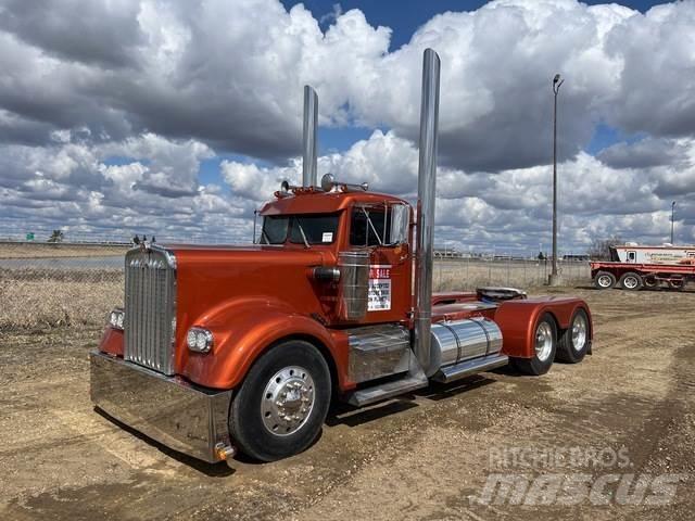 Kenworth 925 Truck Tractor Units