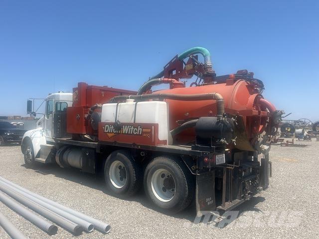 Kenworth T370 Crawler excavators