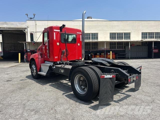Kenworth T370 Truck Tractor Units