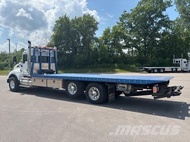 Kenworth T440 Recovery vehicles