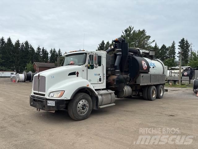 Kenworth T450 Crawler excavators