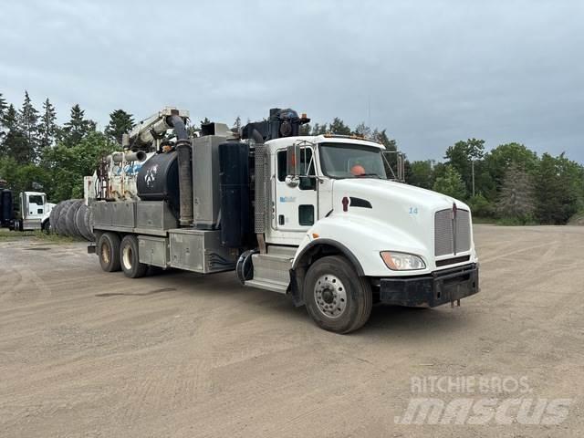 Kenworth T450 Crawler excavators
