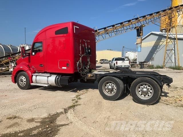 Kenworth T680 Truck Tractor Units