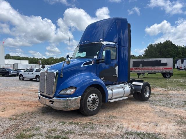 Kenworth T680 Truck Tractor Units