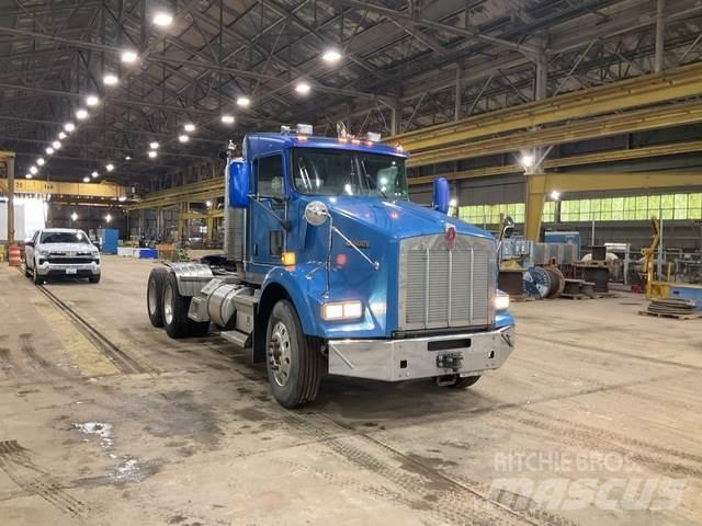 Kenworth T800 Truck Tractor Units