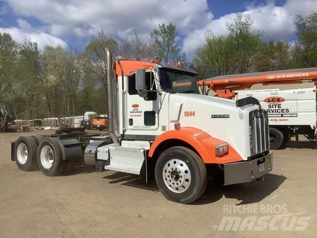Kenworth T800 Truck Tractor Units