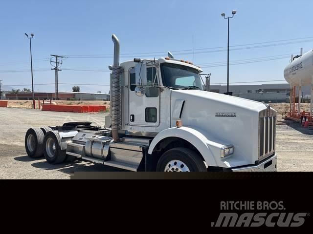 Kenworth T800 Truck Tractor Units