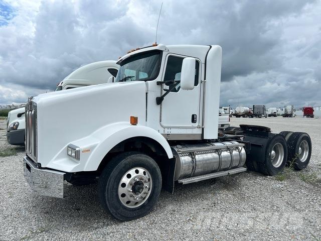 Kenworth T800 Truck Tractor Units