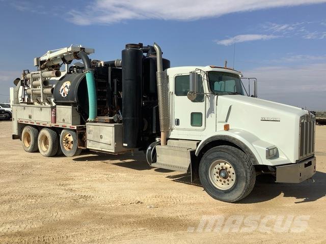 Kenworth T800 Crawler excavators