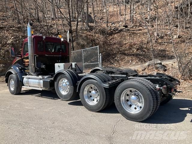 Kenworth T880 Truck Tractor Units