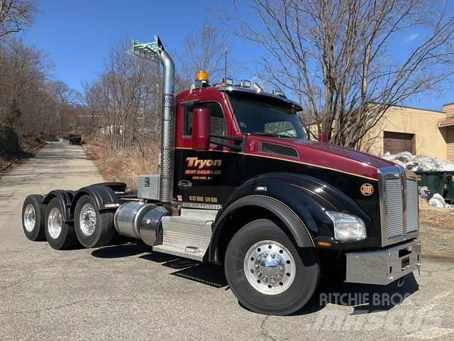 Kenworth T880 Truck Tractor Units