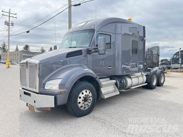 Kenworth T880 Truck Tractor Units