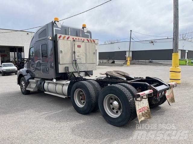 Kenworth T880 Truck Tractor Units