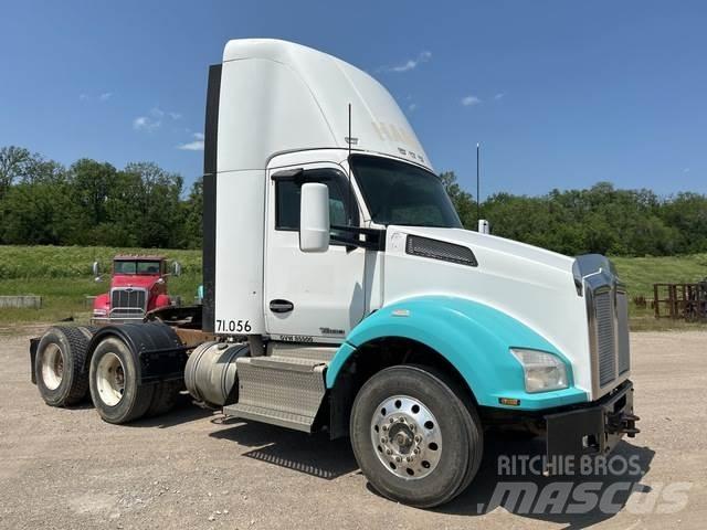 Kenworth T880 Truck Tractor Units