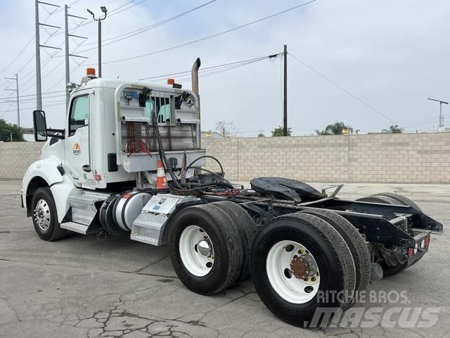 Kenworth T880 Truck Tractor Units