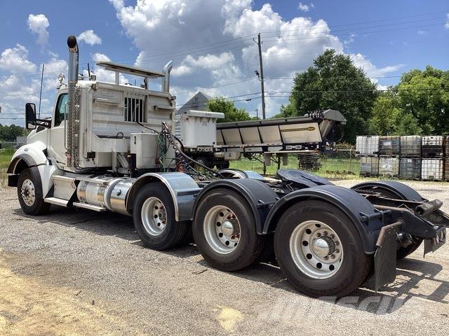 Kenworth T880 Truck Tractor Units