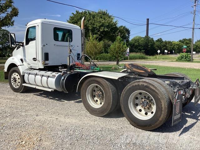 Kenworth T880 Truck Tractor Units