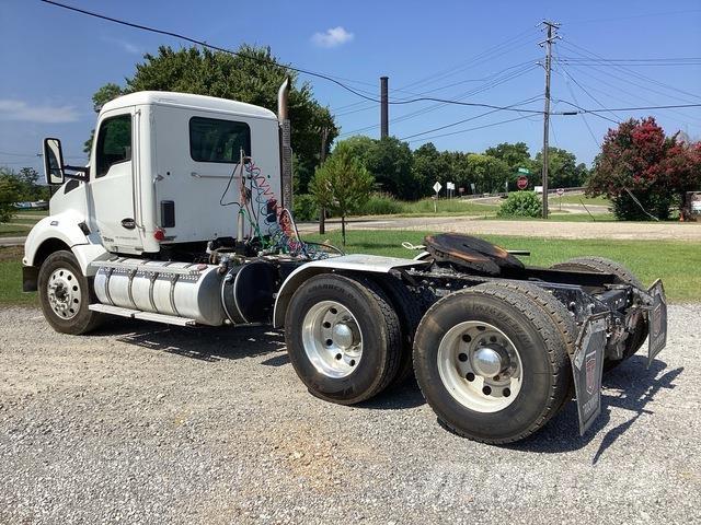 Kenworth T880 Truck Tractor Units
