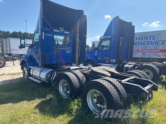 Kenworth T880 Truck Tractor Units