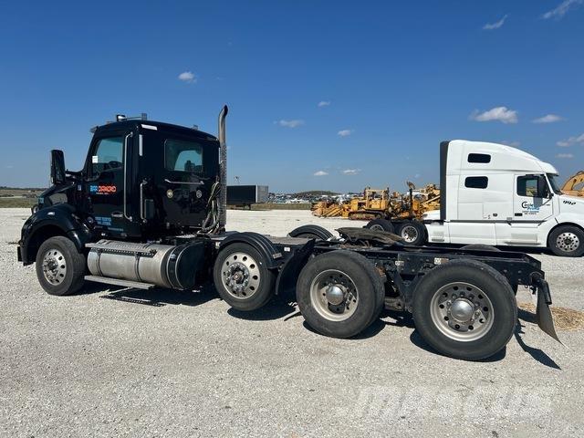 Kenworth T880 Truck Tractor Units
