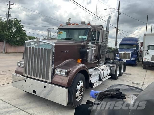 Kenworth W900 Truck Tractor Units