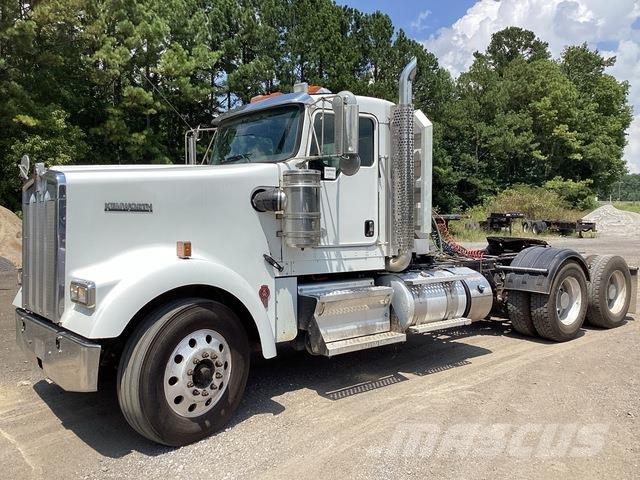 Kenworth W900 Truck Tractor Units
