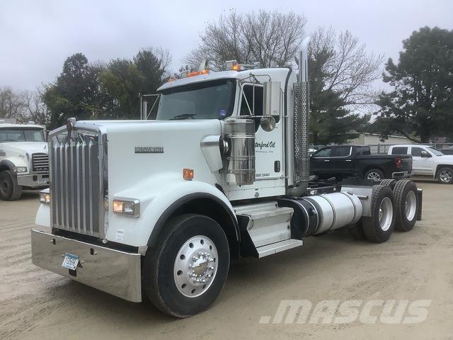 Kenworth W900 Truck Tractor Units