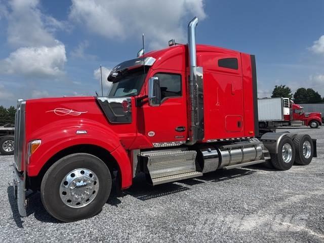 Kenworth W990 Truck Tractor Units
