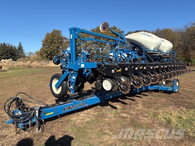 Kinze 3600 Planters