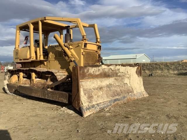 Komatsu D65E-6 Crawler dozers