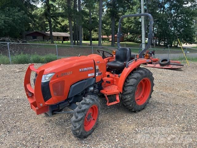 Kubota L3901DT Compact tractors