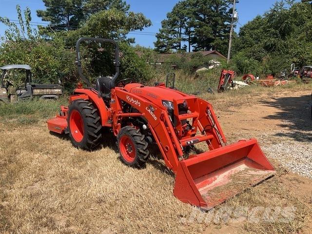 Kubota L3902DT Compact tractors