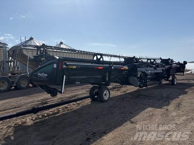 MacDon FD75 Combine harvester heads