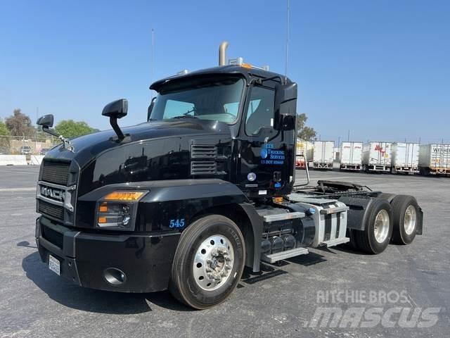 Mack AN64T Truck Tractor Units