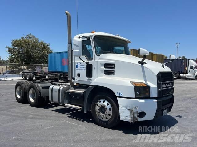 Mack AN64T Truck Tractor Units
