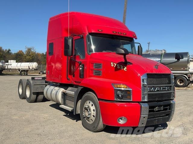 Mack AN64T Truck Tractor Units