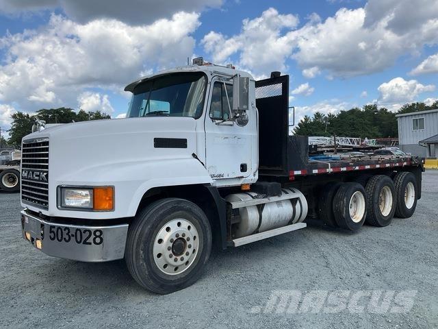 Mack CH 613 Flatbed/Dropside trucks