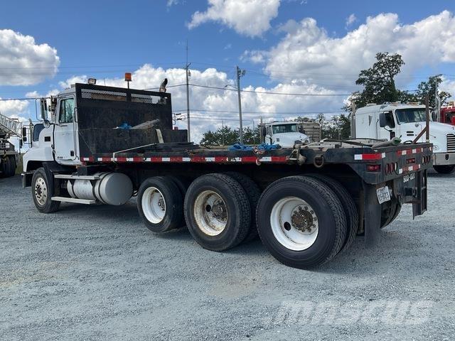 Mack CH 613 Flatbed/Dropside trucks