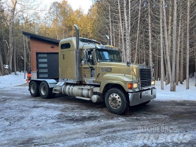 Mack CHN613 Truck Tractor Units